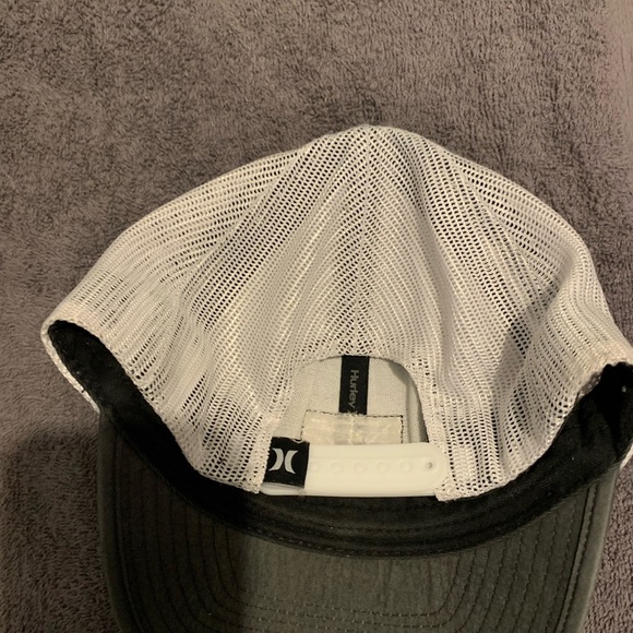 Hurley Snap Back Hat - Picture 2 of 2